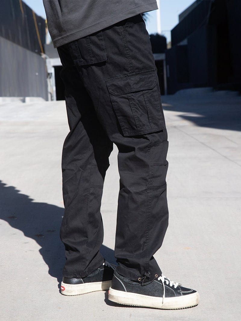 Buy Men's Korean Style Black Cargo Pant Online | SNITCH